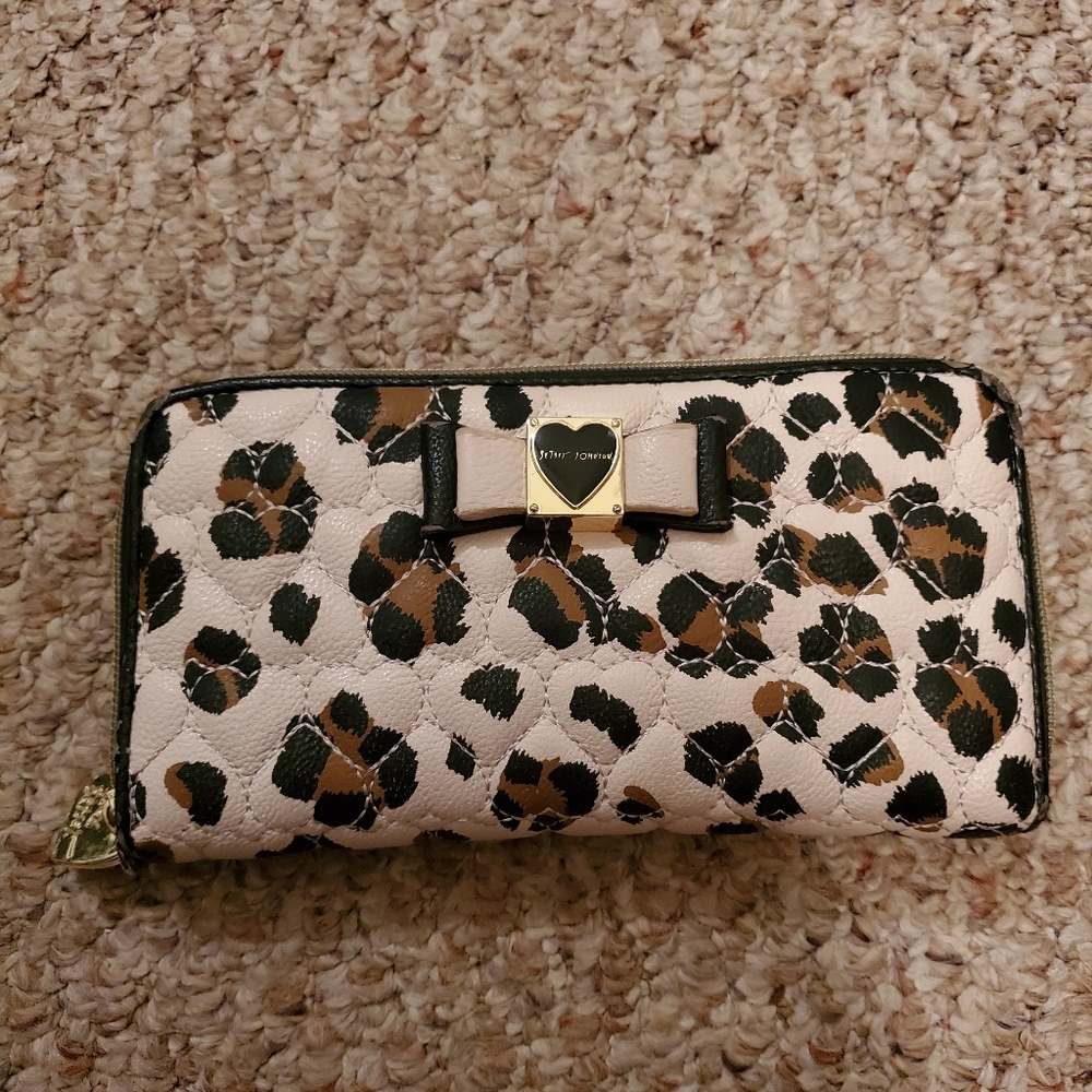 Betsy Johnson wallet